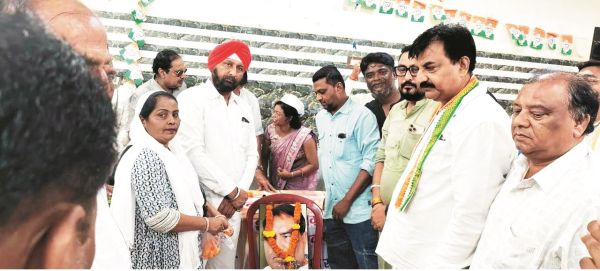 कांग्रेसियों ने दी बस्तर टाईगर कर्मा को श्रद्धांजलि