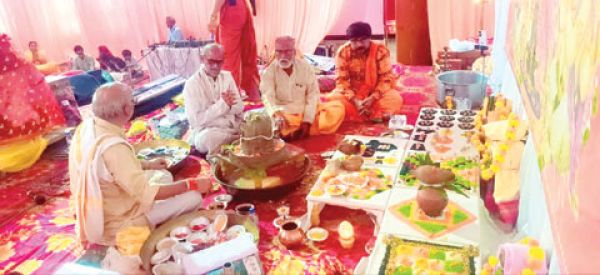 11 हजार पार्थिव शिवलिंगों का रुद्राभिषेक