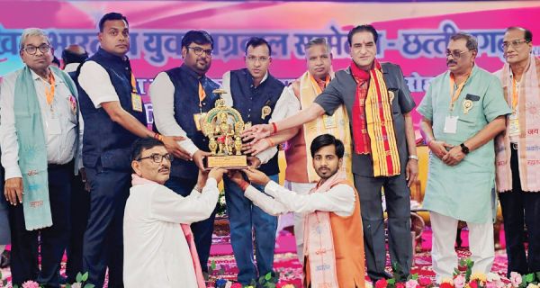 संस्कार अग्रवाल बने अखिल भारतीय युवा अग्रवाल सम्मेलन के जिलाध्यक्ष, रायपुर में सम्मान