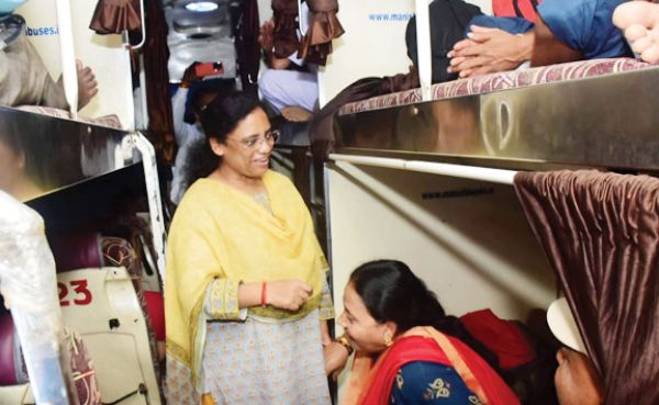 कोंडागांव से अयोध्या धाम के लिए तीर्थयात्रियों का जत्था रवाना