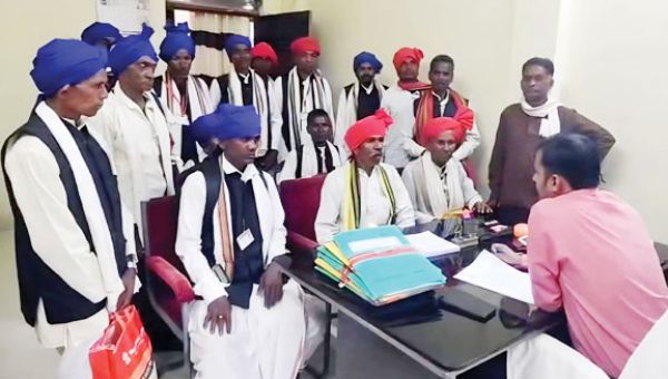 मांझी चालकी ने राज्यपाल के नाम सौंपा ज्ञापन, मानदेय समेत मान्यता की मांग