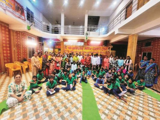 दिव्यांग बच्चों ने की महादेव की महाआरती