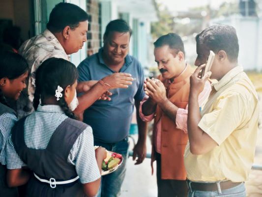 पालक- शिक्षक बैठक में  जिपं अध्यक्ष हुए शामिल