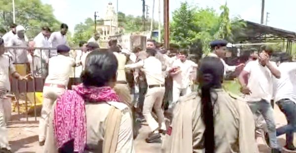  बिजली बिल हाफ योजना में कटौती, कांग्रेस ने किया विरोध-प्रदर्शन 