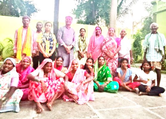 सेवानिवृत्त शोरी का गांव में भव्य स्वागत