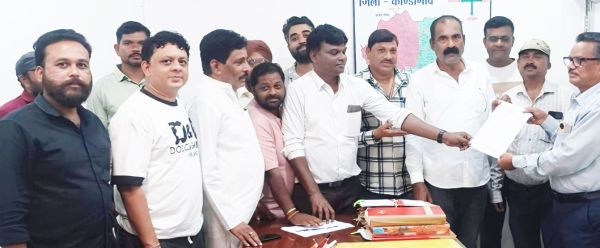 ठेकेदारों ने सीईओ को सौंपा ज्ञापन