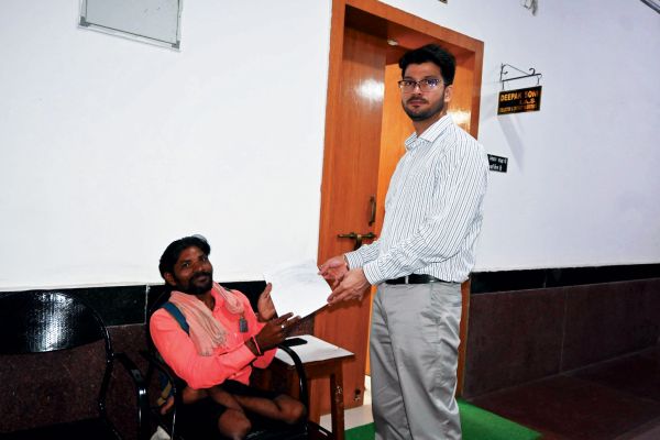 खबर का असर: कलेक्टर जनदर्शन से पुरुषोत्तम की समस्या हल