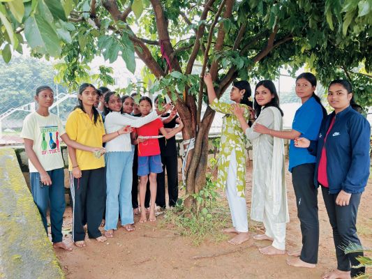 बास्केटबॉल खिलाडिय़ों ने अनोखे अंदाज में मनाया रक्षाबंधन