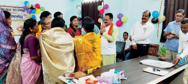 जिपं अध्यक्ष पांडे ने महिला जनप्रतिनिधियों संग हर्षोल्लास से मनाया रक्षाबंधन