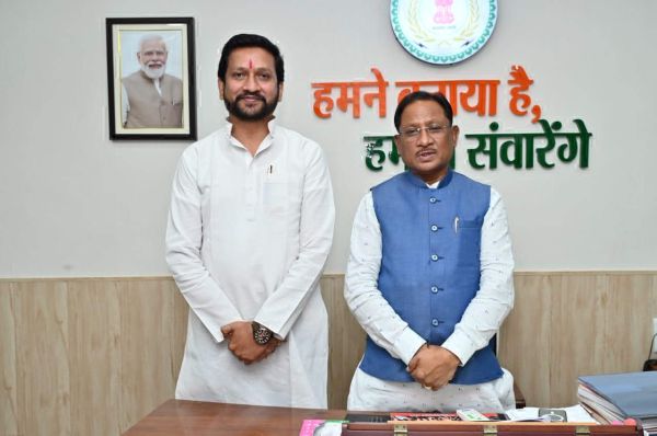 सीएम साय से मिले विक्रांत खैरागढ़ आने का दिया न्योता