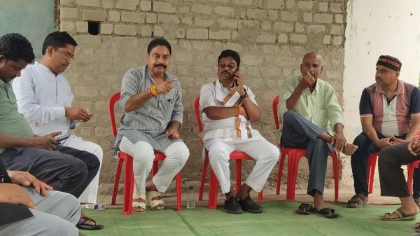 हाइड्रो पॉवर प्लांट ने बिजली उत्पादन के लिए नदी का पानी रोका, 40 एकड़ खेत डूबी