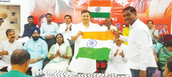  प्रत्येक बूथ में 50 झंडे जरूर फहराएं- सिसोदिया