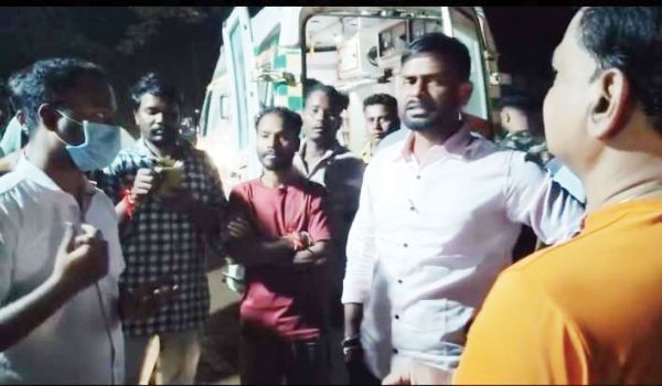 कार की ठोकर, मां-बेटी की मौत, पति गंभीर, आरोपी कार चालक गिरफ्तार