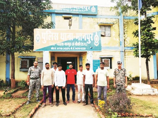 यूपी के 7 संदिग्धों पर कार्रवाई