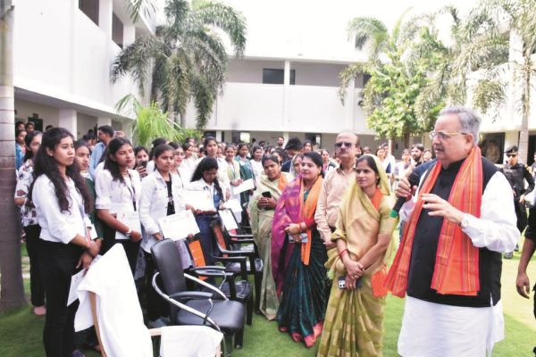 सायबर सिटी की अवधारणा पर प्रारंभ किया  आरोहण बीपीओ सेंटर-रमन