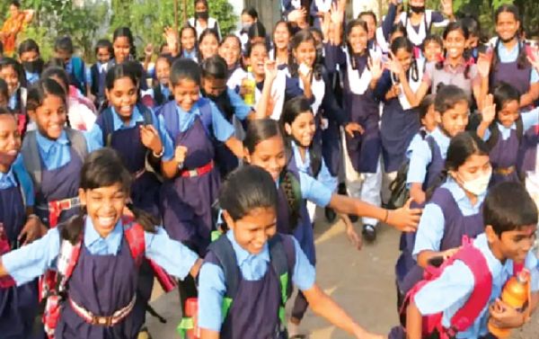 छत्तीसगढ़ में स्कूली शिक्षा का स्तर निरंतर गिरा रहा, आप ने जारी की सर्वे रिपोर्ट