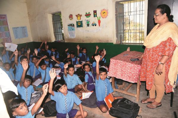 युक्तियुक्तकरण का असर, तीन बच्चों का नवोदय में चयन