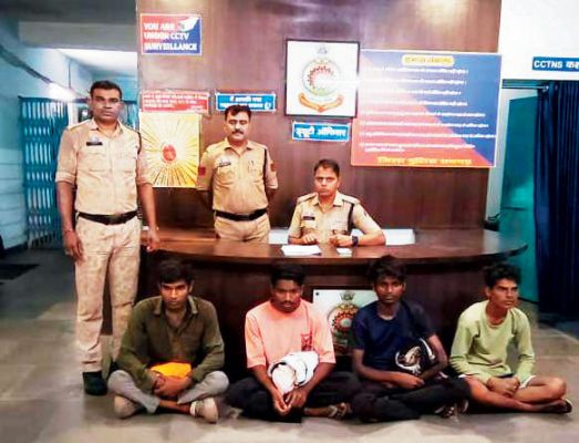 लूटपाट, चार आरोपी गिरफ्तार