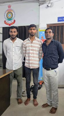 शराब के नशे में शिक्षिका के घर में तोड़फोड़, तीन आरोपी गिरफ्तार