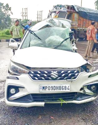 इंदौर से पुरी जाने निकले रिलायंस बीमा कंपनी के 6 कर्मियों की सडक़ हादसे में मौत