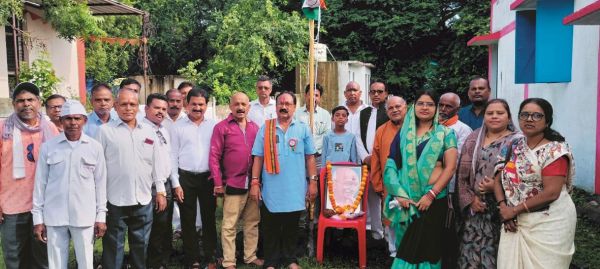 दुर्ग नगर धोबी समाज ने किया झंडारोहण