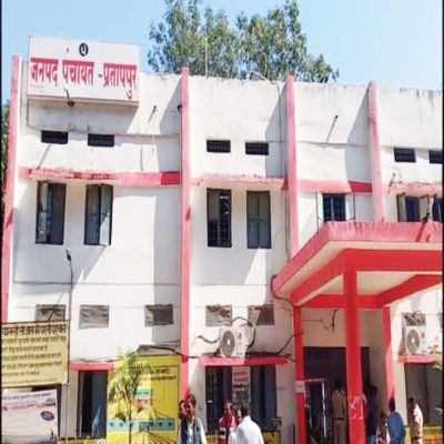 विवादित सीईओ की पदस्थापना पर बवाल, जनप्रतिनिधियों ने दी उग्र आंदोलन की चेतावनी