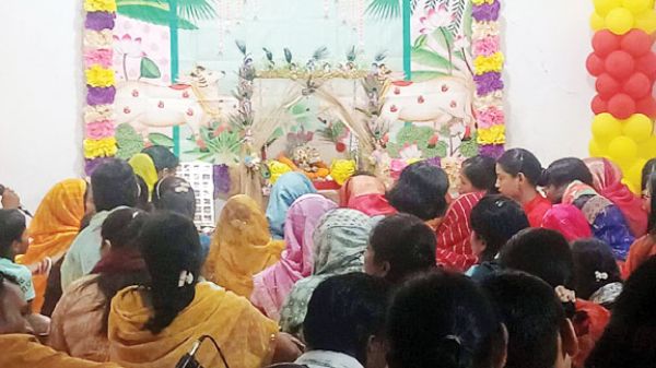 धूमधाम से मना कृष्ण जन्माष्टमी महोत्सव भजन-कीर्तन, छप्पन भोग