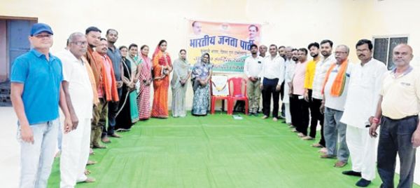 कुम्हारी भाजपा मंडल ने मनाई वाजपेयी की पुण्यतिथि