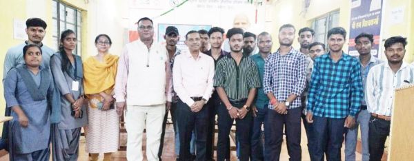 कृषि महाविद्यालय में नवप्रवेशित विद्यार्थियों का दीक्षारंभ