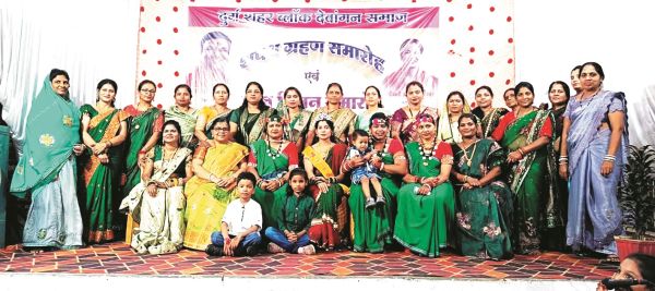 देवांगन समाज के नवनिर्वाचित पदाधिकारियों का शपथ ग्रहण