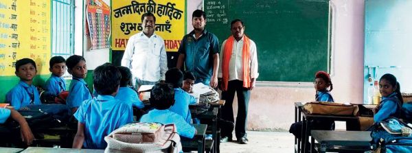 विधायक प्रतिनिधि ने स्कूल का किया निरीक्षण