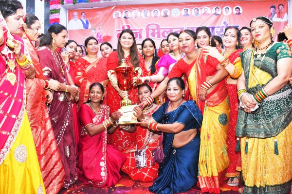 पंडरिया विधायक ने महिलाओं संग मनाया तीज मिलन समारोह
