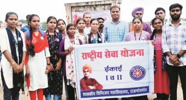 महापौर ने वृक्षारोपण में सहभागिता निभाई