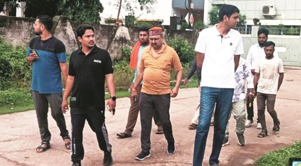 लापरवाही पर सुपरवाइजर्स व सफाई दरोगा का वेतन काटने निर्देश