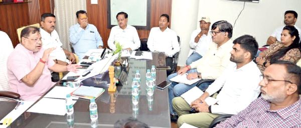 पाइप लाईन के उपर  अंडरग्राउंड केबलिंग पर भडक़े सोनी, डेढ़ माह में अलग करने कहा