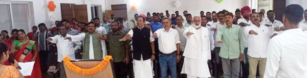 पंचायती राज और संचार क्रांति के फलस्वरूप आज की सरकारें लोगों को खाते तक सीधे सहायता पहुंचा रही है-कांग्रेस