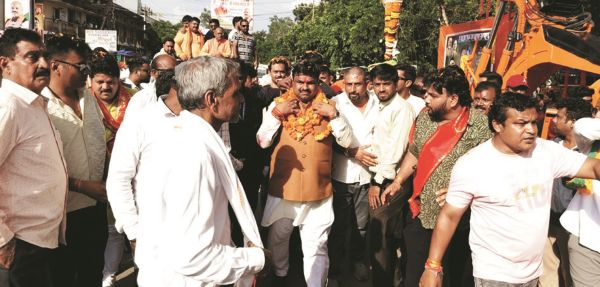 मंत्री गजेन्द्र यादव का जोरदार स्वागत
