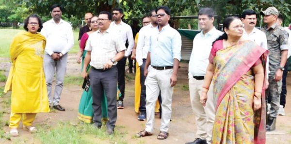 कलेक्टर ने किया गुंडाधुर स्नातकोत्तर महाविद्यालय का निरीक्षण