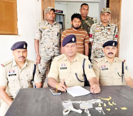 सूने मकानों से लाखों के जेवर चोरी, आरोपी बंदी