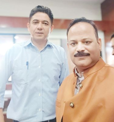 विशेषज्ञ डॉक्टर्स व ब्लड बैंक  की मांग की जिपं अध्यक्ष ने