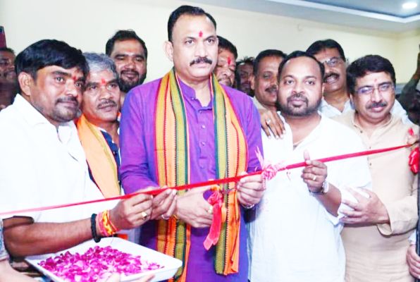 प्रदेश सरकार आमजन को बेहतर स्वास्थ्य सुविधाएं उपलब्ध कराने के लिए प्रतिबद्ध  - स्वास्थ्य मंत्री