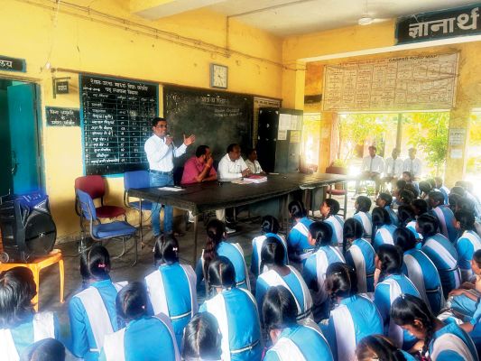 उमावि कोसीर में कॅरियर मार्गदर्शन