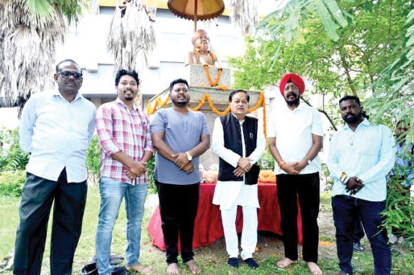 पूर्व महापौर जुनेजा को श्रद्धांजलि