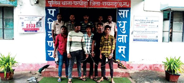 रेल्वे लाइन से कॉपर वायर चोरी, पांच आरोपी गिरफ्तार