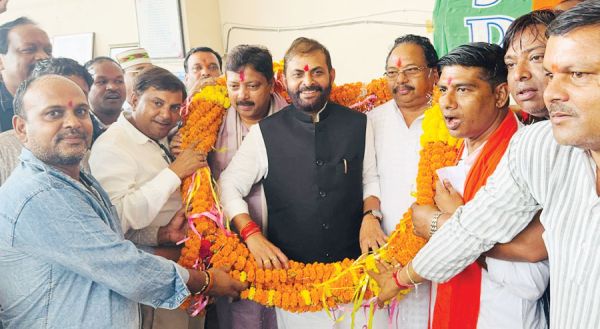 लखनपुर मंडल में भाजपा प्रदेश महामंत्री अखिलेश सोनी का भव्य स्वागत