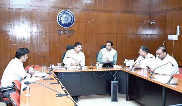 कोटा क्रॉसिंग बंद करने से पहले लोगों के लिए वैकल्पिक मार्ग बनाए रेलवे