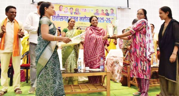 छत्तीसगढ़ रजत महोत्सव में शामिल  हुईं विधायक उसेण्डी