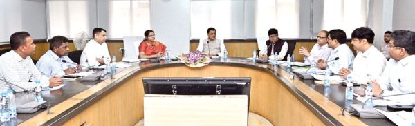 ।शराब दुकानों में जल्द लागू होगी कैशलेश व्यवस्था