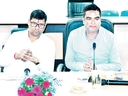 भिलाई शहर के विकास को लेकर वैशाली नगर विधायक-आयुक्त की समीक्षा बैठक