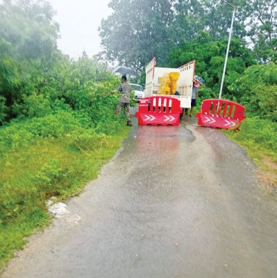  एनएच 63 का सडक़ बहा, मार्ग हुआ बंद, आवागमन बाधित